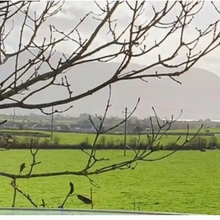 St Martins Old Schoolhouse Ballyroe 트롤리